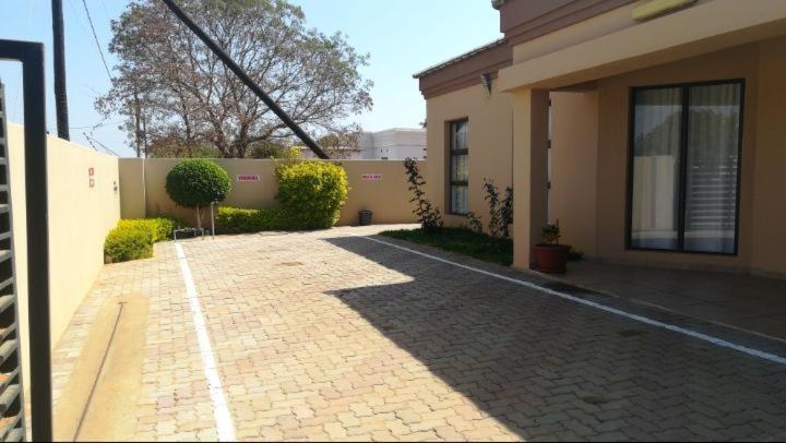 Styled Bed And Breakfast Palapye Exterior foto